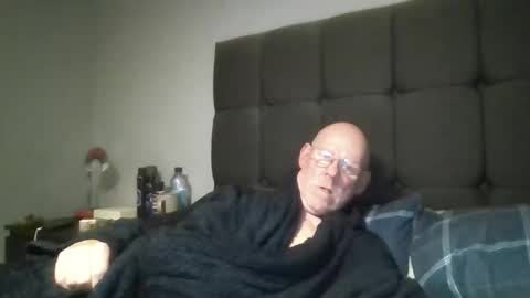 kevlooking4sez online show from May 2, 2026, 9:53 pm