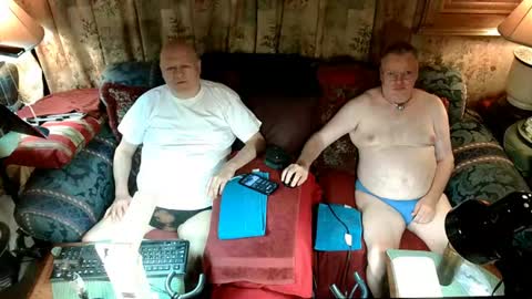 kevydaddyhubby2 online show from July 12, 2026, 3:52 am