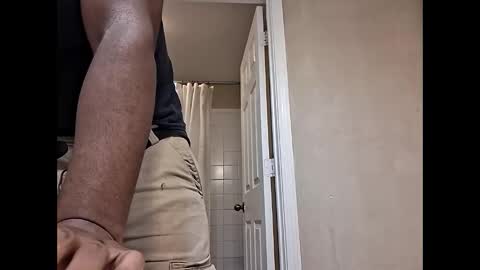 Snapshot of keybump323 chatting on October 31, 2025, 2:18 pm Keybump online show from October 31, 2025, 2:18 pm