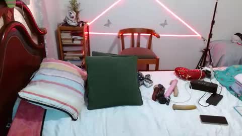 keyla_13 online show from October 18, 2025, 12:28 pm