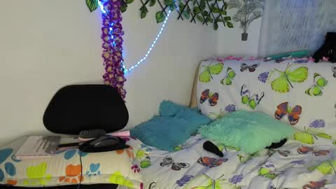 keyla meow2002 online show from February 7, 2025, 6:56 am