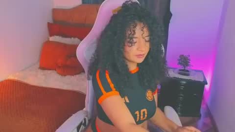 Snapshot of keyla_roberts_ chatting on June 12, 2026, 10:08 pm Adhara. Help me reach 100 likes online show from June 12, 2026, 10:08 pm