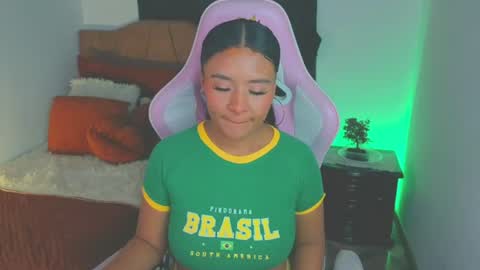 Snapshot of keyla_roberts_ chatting on June 13, 2026, 11:13 pm Adhara. Help me reach 100 likes online show from June 13, 2026, 11:13 pm