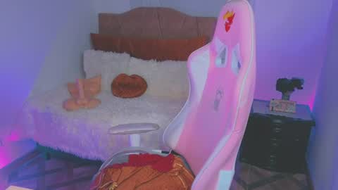 Snapshot of keyla_roberts_ chatting on July 29, 2026, 1:59 am Adhara. Help me reach 100 likes online show from July 29, 2026, 1:59 am