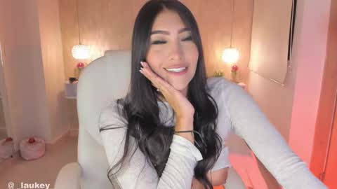  IG  LAUKEY  online show from March 12, 2025, 5:02 am