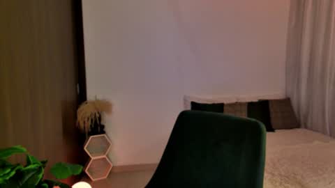 Snapshot of keylamiller1 chatting on December 30, 2024, 12:22 am Keyla online show from December 30, 2024, 12:22 am