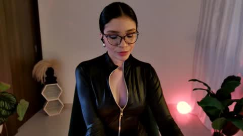 Snapshot of keylamiller1 chatting on January 21, 2025, 9:46 pm Keyla online show from January 21, 2025, 9:46 pm