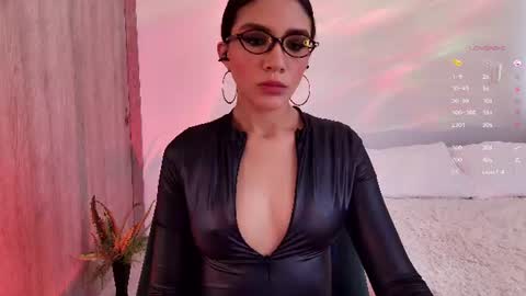Keyla online show from August 8, 2026, 1:02 pm