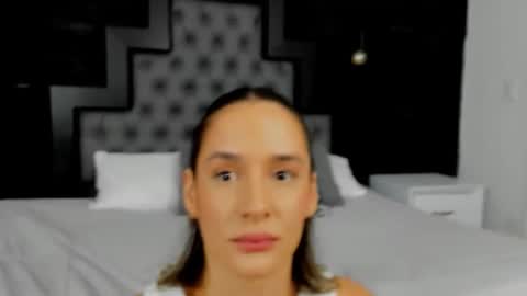 -Keyla- online show from February 4, 2026, 7:42 pm