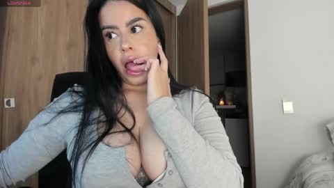 Laura online show from April 28, 2026, 7:13 am