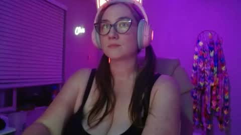 kgbaebee online show from February 2, 2026, 9:52 am