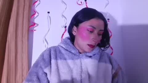 khaleesi_j online show from February 13, 2025, 11:15 pm