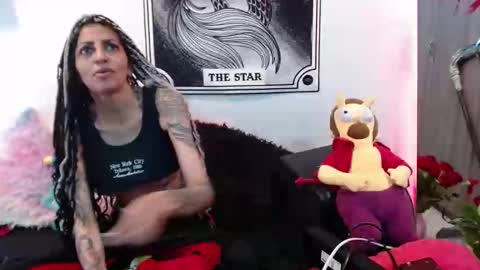 Snapshot of khaleesy13 chatting on September 19, 2025, 9:15 pm khaleesy online show from September 19, 2025, 9:15 pm