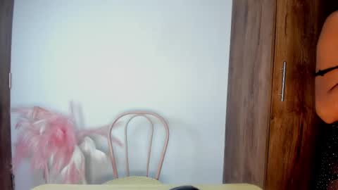 Snapshot of khate_smith chatting on October 11, 2025, 3:54 pm khate_smith online show from October 11, 2025, 3:54 pm