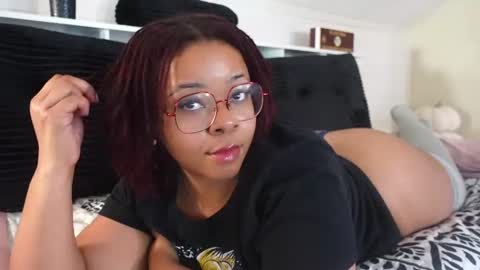 Khaya online show from November 10, 2025, 7:46 pm