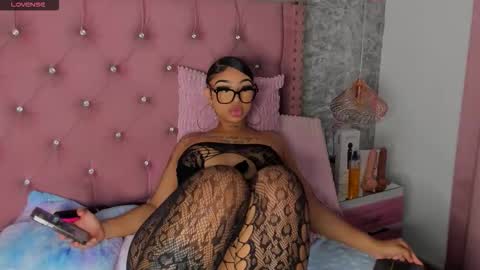 Khelany Isyy  online show from November 6, 2025, 1:45 pm