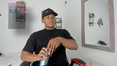 khen_west1 online show from October 20, 2025, 6:52 pm