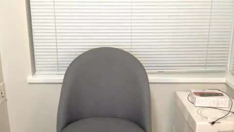 Snapshot of khin_kali chatting on November 16, 2025, 4:40 am khin online show from November 16, 2025, 4:40 am