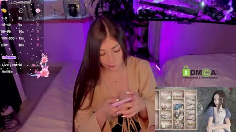 Snapshot of khionebesset chatting on January 12, 2025, 10:12 am Khi. online show from January 12, 2025, 10:12 am