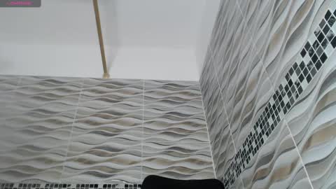 khloe33 online show from November 11, 2025, 9:31 am