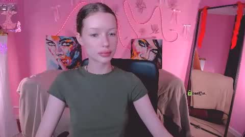 Snapshot of khloebeauty chatting on June 9, 2026, 1:34 pm khloebeauty online show from June 9, 2026, 1:34 pm