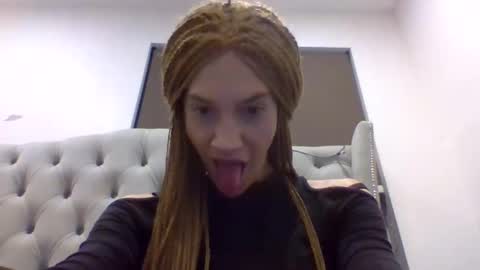 khloestahr101 online show from March 19, 2026, 12:31 pm