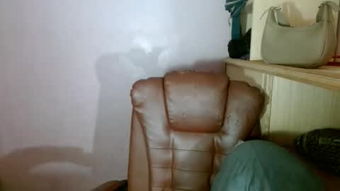 Kiana online show from October 18, 2025, 7:03 pm