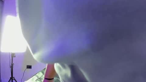    N         M online show from October 6, 2025, 11:40 am