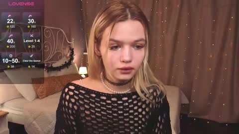 Snapshot of kiana_vision chatting on December 16, 2025, 5:56 am Kiana online show from December 16, 2025, 5:56 am