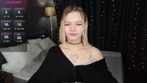 Snapshot of kiana_vision chatting on December 21, 2025, 5:36 am Kiana online show from December 21, 2025, 5:36 am