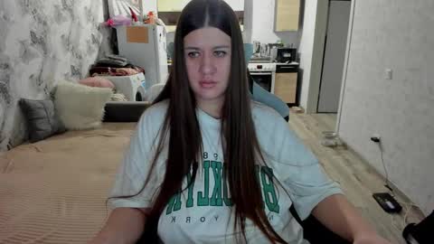 kianna_dior_ online show from November 12, 2025, 10:48 am