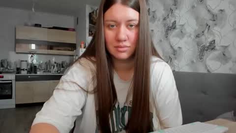 kianna_dior_ online show from January 16, 2026, 8:51 am