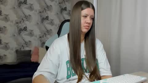 kianna_dior_ online show from April 23, 2026, 12:29 pm