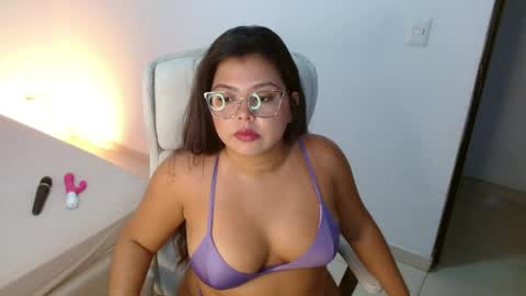Kiara Evans online show from April 8, 2026, 11:05 pm