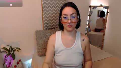 Snapshot of kiara_bermont chatting on October 4, 2025, 2:48 pm Kiara Bermont online show from October 4, 2025, 2:48 pm