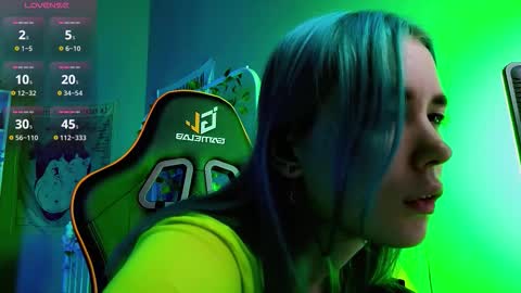 Kira online show from September 10, 2025, 9:15 pm