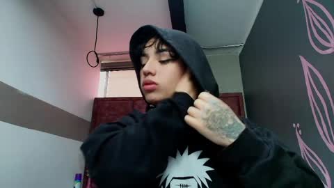 KIARA FOX online show from May 5, 2026, 8:17 pm