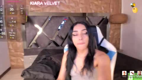 kiara_velvet__ online show from May 5, 2026, 4:09 am