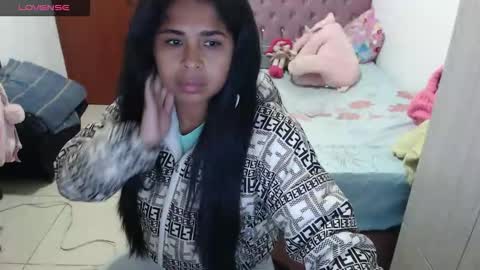 Snapshot of kiara_williamss chatting on October 14, 2025, 12:33 am Kiara online show from October 14, 2025, 12:33 am