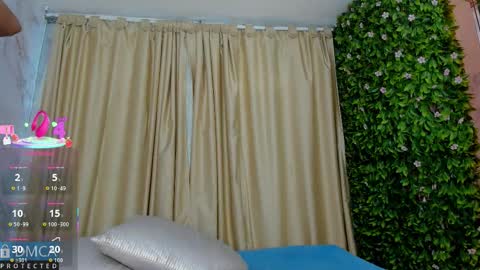 Kiara Zahiri online show from September 25, 2025, 11:14 am