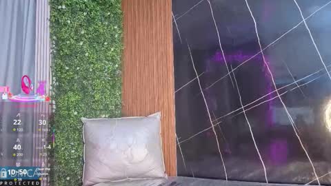 Kiara Zahiri online show from October 21, 2025, 10:49 am