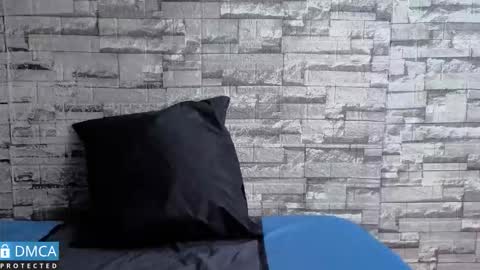 Kiara Zahiri online show from December 2, 2025, 11:04 am