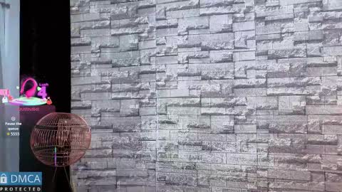 Kiara Zahiri online show from December 15, 2025, 10:52 am