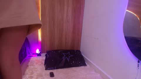 kiaralopez_ online show from March 19, 2026, 3:10 am