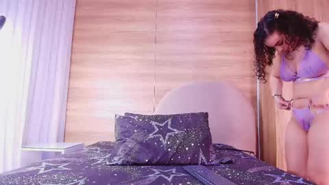 kiaralopez_ online show from May 8, 2026, 3:34 am