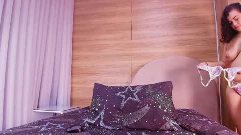 kiaralopez_ online show from May 14, 2026, 3:13 am
