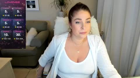 Snapshot of kierareines chatting on December 24, 2024, 3:38 am Kiera Reines online show from December 24, 2024, 3:38 am