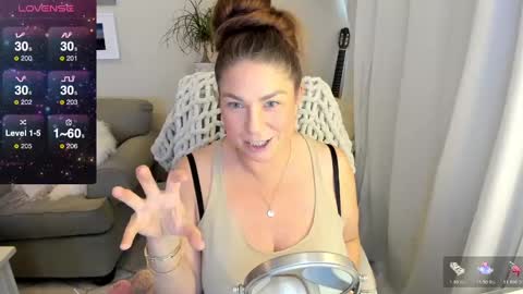Snapshot of kierareines chatting on February 24, 2025, 11:52 pm Kiera Reines online show from February 24, 2025, 11:52 pm