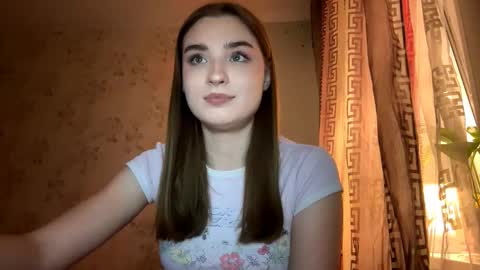 Ola my name is Lissa  Lets hit 10 Thumbs Up together   online show from February 15, 2026, 4:58 pm