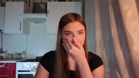 Ola my name is Lissa  Lets hit 10 Thumbs Up together   online show from June 18, 2026, 3:16 pm
